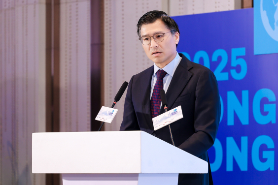 立法會科技創新界議員邱達根先生為專題討論致辭。